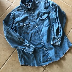 Wrangler denim long sleeved (used)